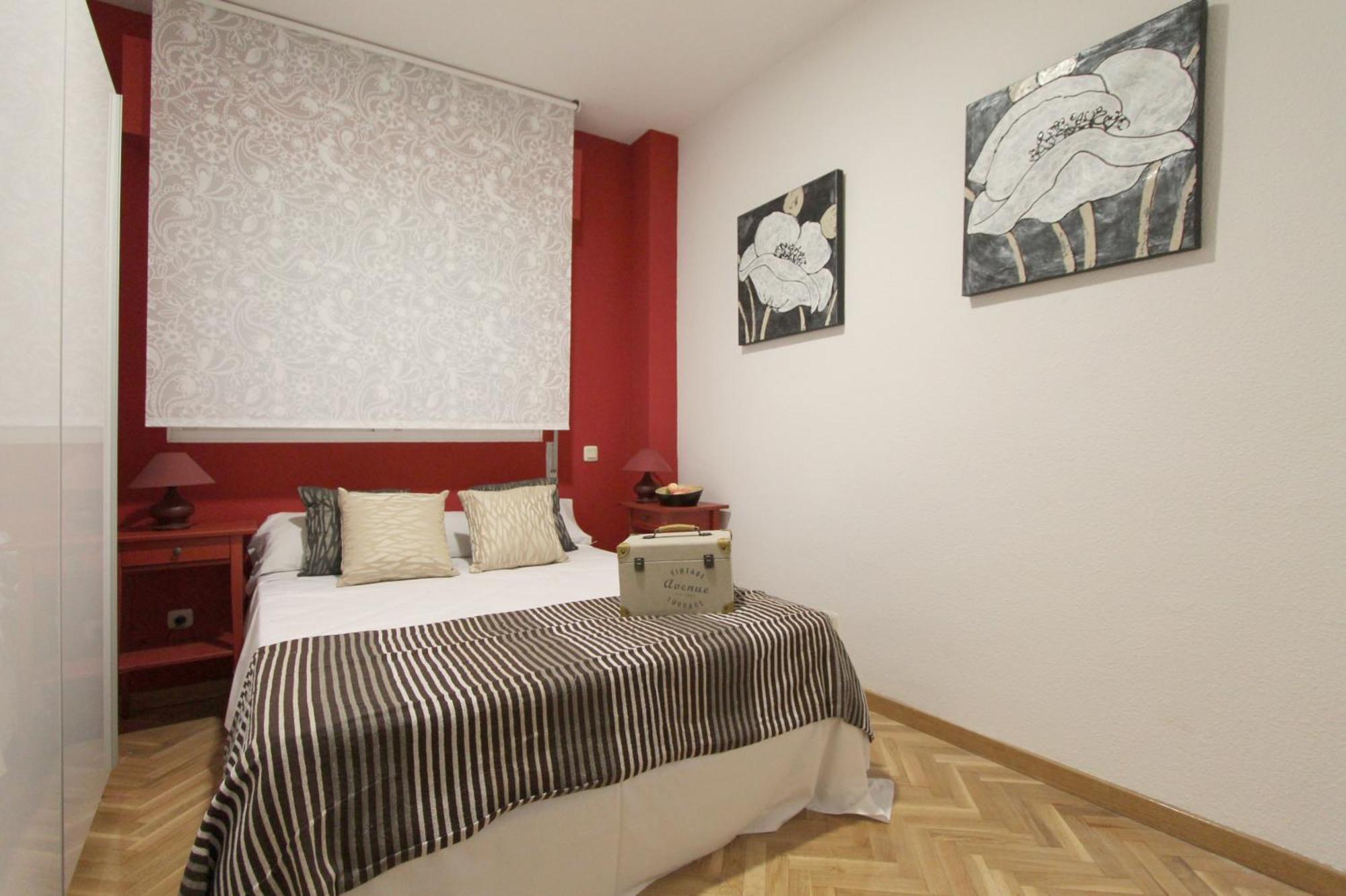 Apartamentos Goyescas Deco Мадрид Стая снимка