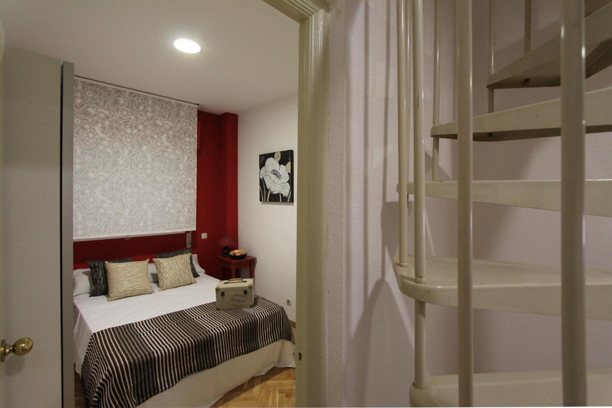 Apartamentos Goyescas Deco Мадрид Стая снимка