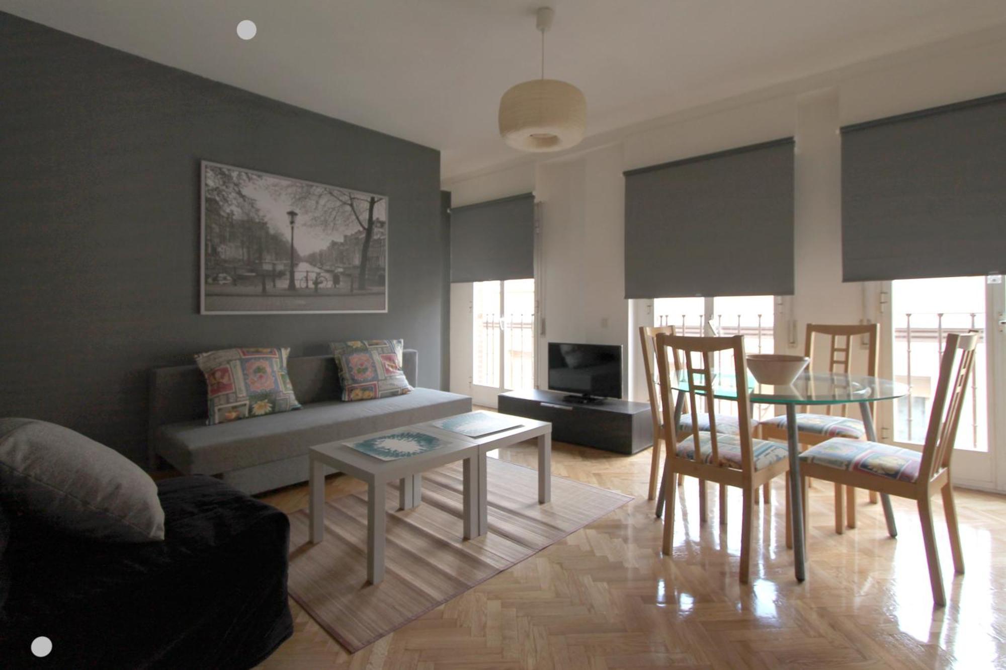 Apartamentos Goyescas Deco Мадрид Екстериор снимка